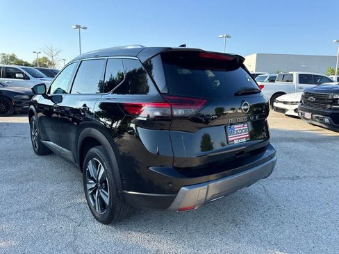 Used 2026 Nissan Rogue SL FWD image 3