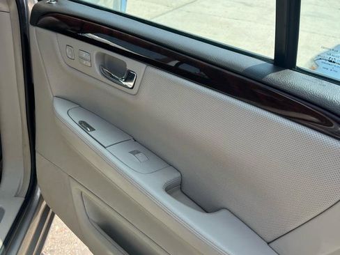 Used 2008 Cadillac DTS Luxury II FWD image 8
