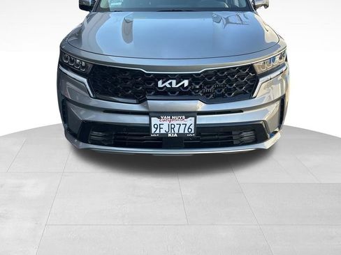 Used 2023 Kia Sorento EX image 3