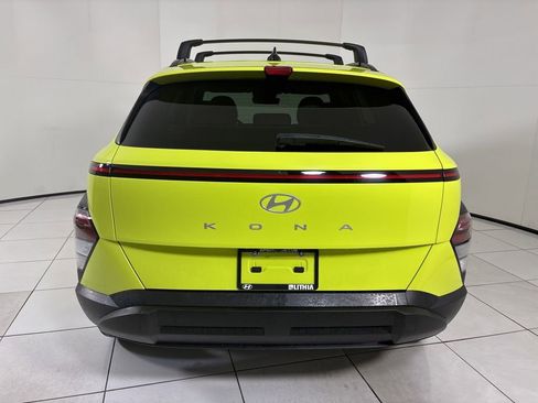 Used 2024 Hyundai Kona SEL w/ Convenience Package image 4