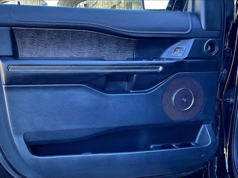 Used 2018 Ford Expedition Limited image 21