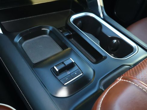 Used 2024 GMC Sierra 3500 Denali Ultimate image 27