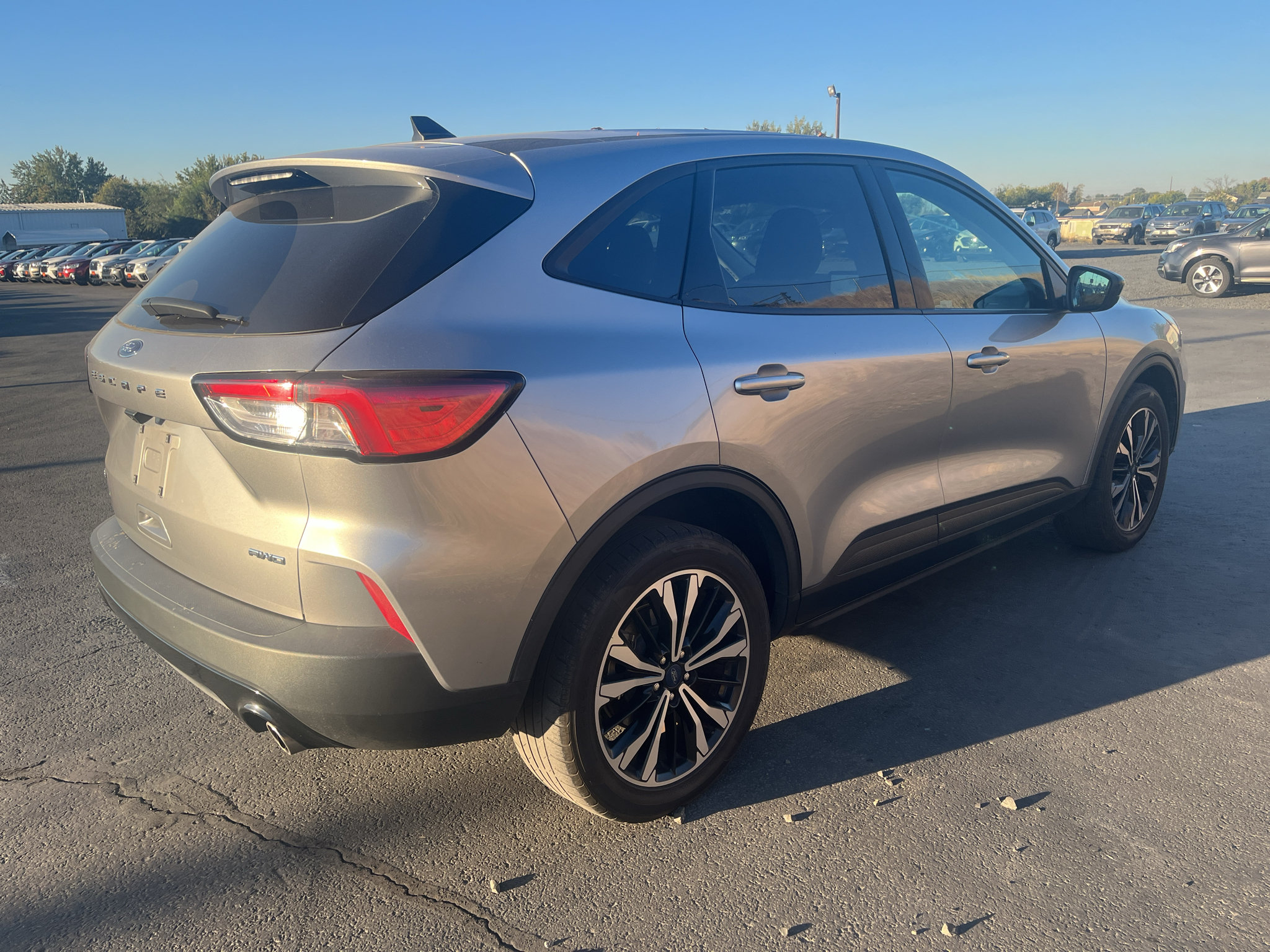 Used 2021 Ford Escape SE w/ SE Sport Appearance Package AWD/4WD image 4
