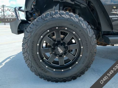 Used 2012 Jeep Wrangler Unlimited Sahara AWD/4WD image 9