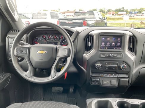 Used 2021 Chevrolet Silverado 1500 Custom image 12