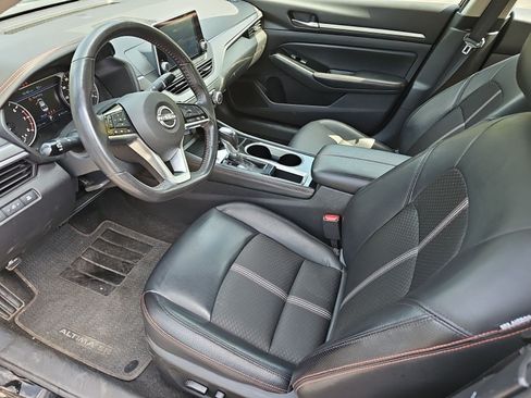 Used 2024 Nissan Altima 2.5 SR FWD image 19