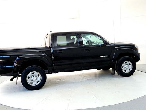 Certified 2015 Toyota Tacoma 4x4 Double Cab image 6