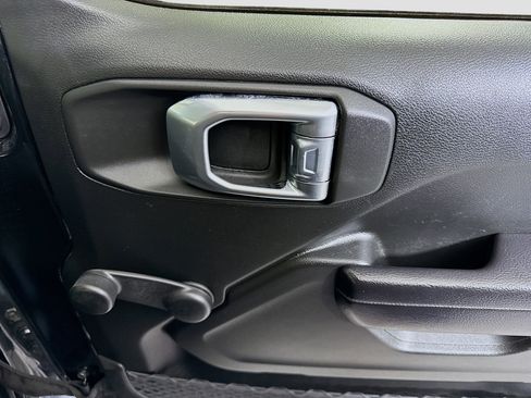 Used 2024 Jeep Wrangler Sport image 31