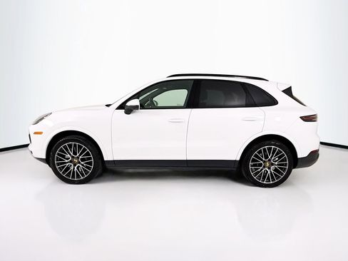 Certified 2023 Porsche Cayenne AWD/4WD image 2