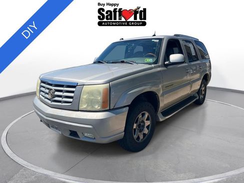 Used 2004 Cadillac Escalade AWD image 1