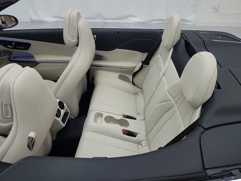 New 2026 Mercedes-Benz CLE 300 4MATIC Cabriolet image 11