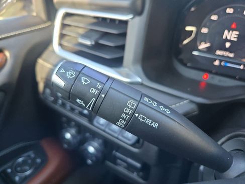 Used 2023 GMC Yukon XL Denali Ultimate image 27