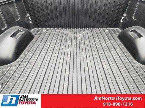 Used 2022 Toyota Tundra SR5 w/ SR5 Convenience Package AWD/4WD image 33