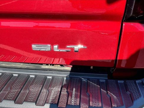 Used 2019 GMC Sierra 1500 SLT w/ SLT Premium Package AWD/4WD image 9