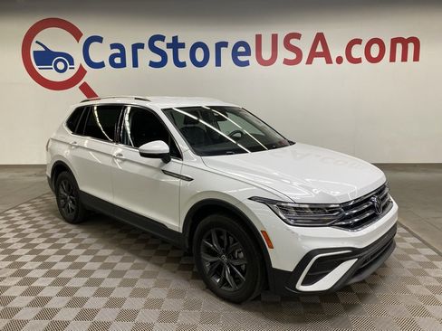 Used 2022 Volkswagen Tiguan SE image 1