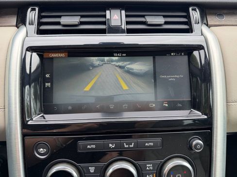 Used 2018 Land Rover Discovery HSE AWD/4WD image 19
