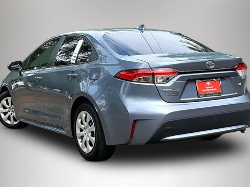 Used 2022 Toyota Corolla LE image 4