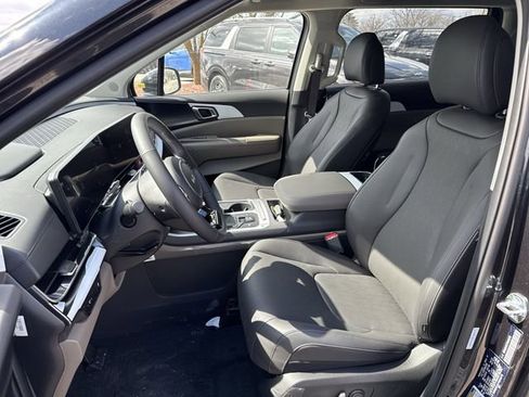 New 2026 Kia Carnival FWD image 18