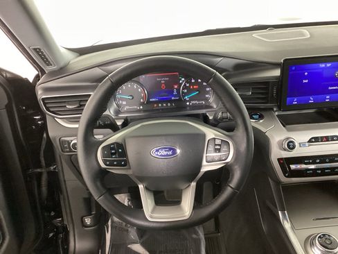 Used 2023 Ford Explorer XLT w/ Equipment Group 202A AWD/4WD image 22