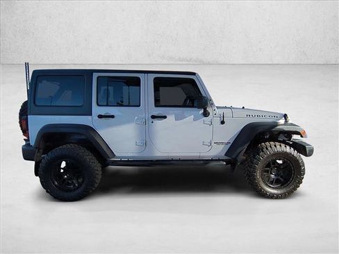 Used 2017 Jeep Wrangler Unlimited Rubicon w/ Connectivity Group image 4