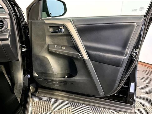 Used 2017 Toyota RAV4 XLE image 22