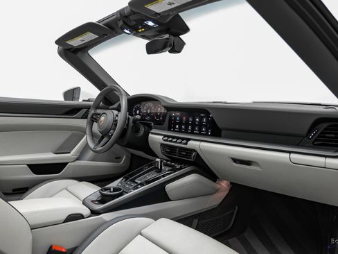 Used 2025 Porsche 911 Carrera RWD image 50