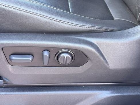 Used 2022 GMC Sierra 1500 SLT w/ SLT Convenience Package image 22