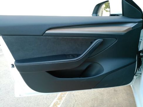 Used 2023 Tesla Model 3 Standard Range RWD image 11