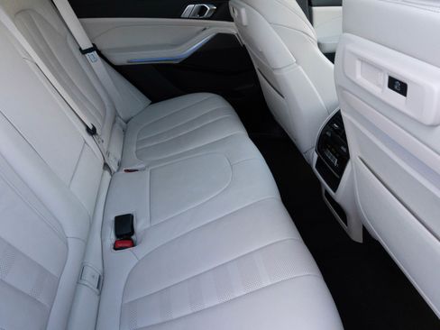 Certified 2022 BMW X5 xDrive40i w/ M Sport Package image 19