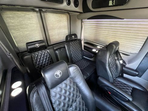 Used 2022 Ford Transit 250 Medium Roof AWD image 46