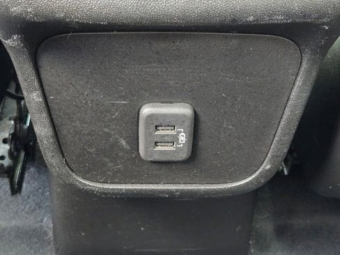 Used 2021 Chevrolet Equinox LT image 16