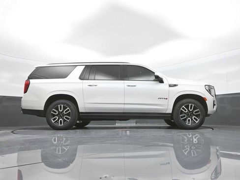 Used 2022 GMC Yukon XL AT4 AWD/4WD image 42