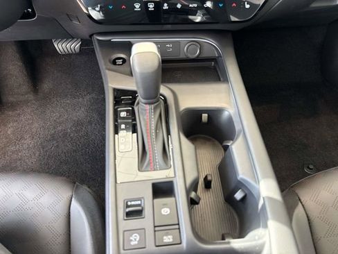 New 2026 Nissan Sentra SR w/ SR Premium Package FWD image 28