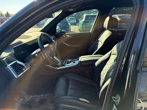Certified 2024 BMW X7 xDrive40i w/ M Sport Package image 10