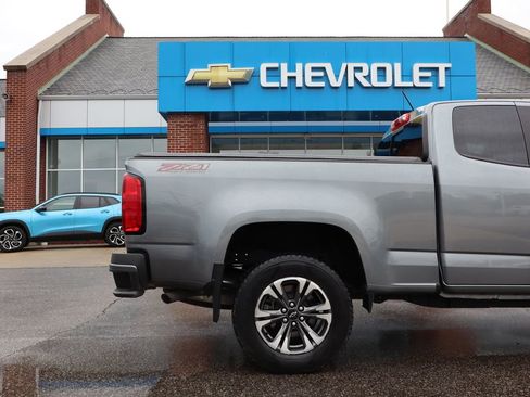 Used 2022 Chevrolet Colorado Z71 w/ Safety Package AWD/4WD image 38