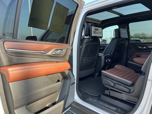 Used 2024 GMC Yukon XL Denali Ultimate image 31