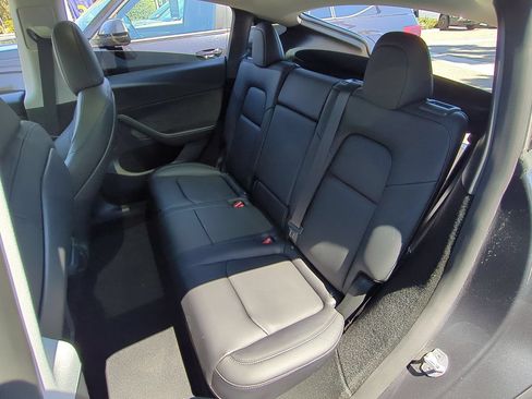 Used 2023 Tesla Model Y Performance AWD/4WD image 24