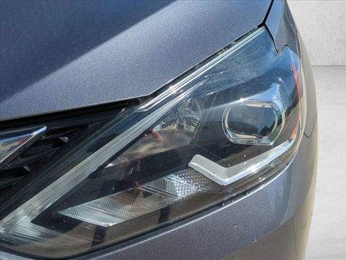 Used 2016 Nissan Sentra SR FWD image 9