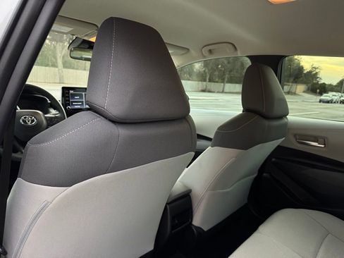 Used 2021 Toyota Corolla LE image 18