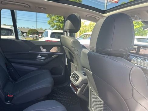 New 2026 Mercedes-Benz GLS 450 4MATIC image 32