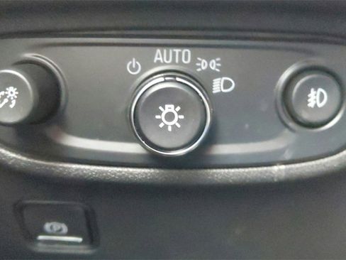 Used 2024 GMC Terrain SLT image 27