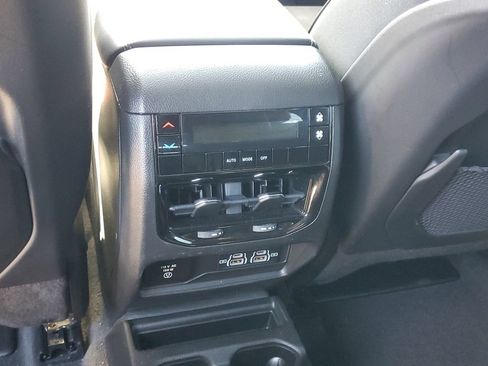 Used 2022 Jeep Grand Cherokee L Laredo AWD/4WD image 13