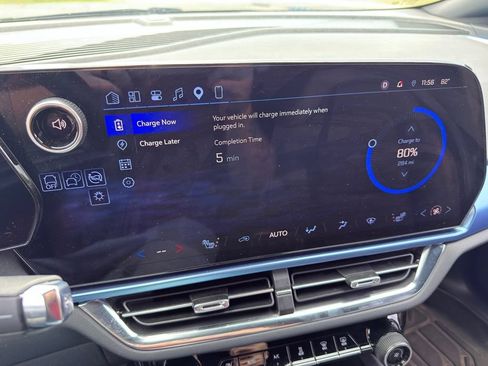 Used 2025 Chevrolet Equinox EV LT w/ Convenience Package FWD image 45