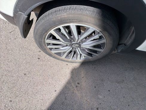 Used 2023 Nissan Kicks SR w/ SR Premium Package image 23