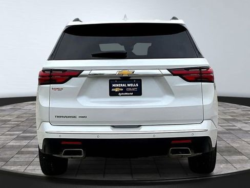 Used 2023 Chevrolet Traverse High Country image 6
