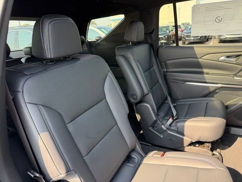 New 2026 Chevrolet Traverse LT w/ Sun and Wheel Package FWD image 13