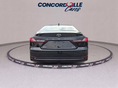 Used 2025 Toyota Camry XLE w/ Premium Plus Package FWD image 5