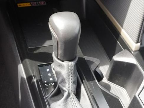 Used 2025 Toyota Camry SE image 25