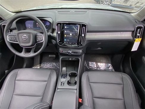 New 2025 Volvo XC40 B5 Core w/ Protection Package Premier image 16
