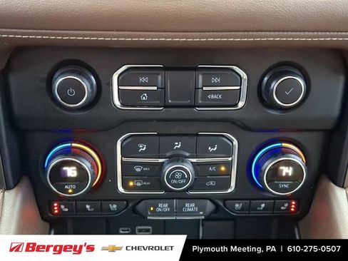 Used 2021 Chevrolet Tahoe High Country w/ Premium Package image 18